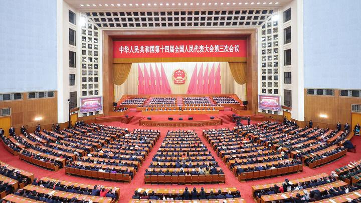 逐梦春天里 同心向未来——十四届全国人大三次会议闭幕侧记