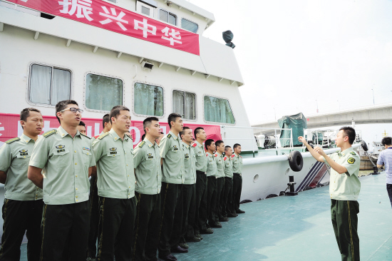 同唱抗战歌 