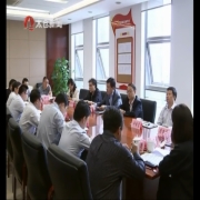 王建国参加党支部组织生活会