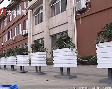 道板添置隔离花箱 少了乱停车多了小清新