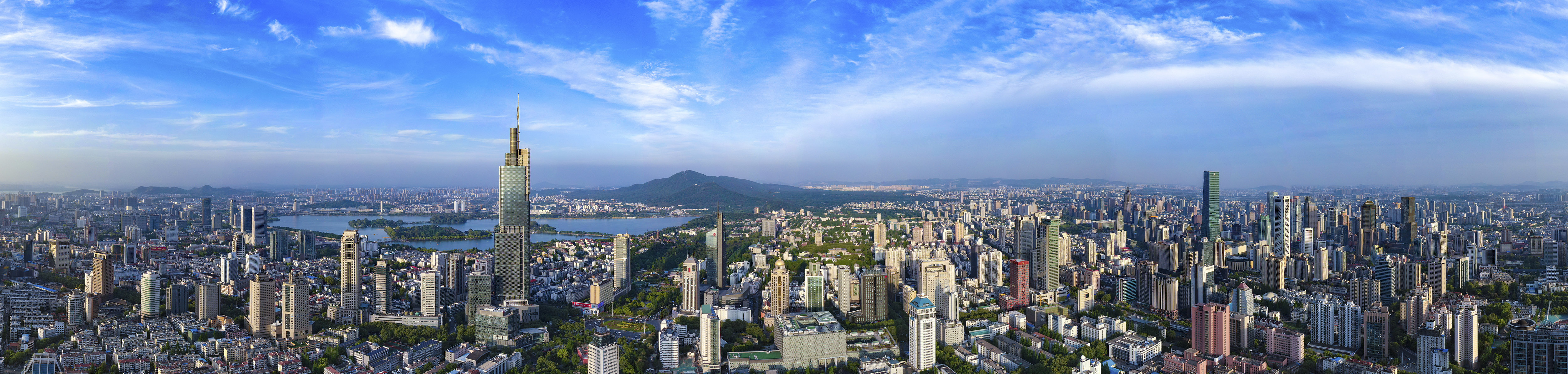 南京营商环境不断优化，继续获评营商环境全国标杆城市。南京日报/紫金山新闻记者 冯芃摄