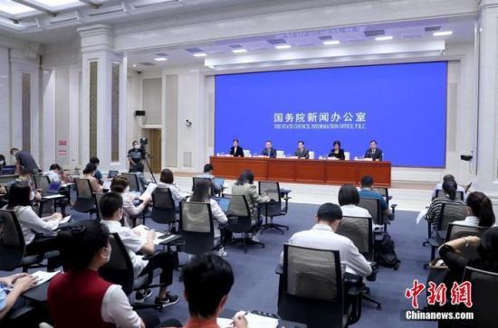  8月23日，中国国务院新闻办公室在北京举行新闻发布会，介绍2022年中国网络文明大会有关情况。中央网信办、国家网信办副主任盛荣华，天津市委常委、宣传部部长沈蕾，中央文明办一局局长薛松岩，中央网信办网络社会工作局局长章勋宏出席。 <a target='_blank' href='/'/>中新社</a>记者 张宇 摄 　 