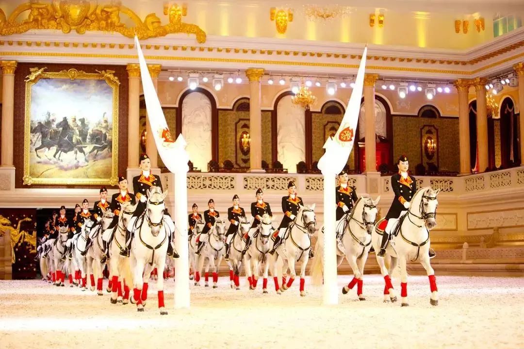 无锡海澜飞马水城内的马术表演