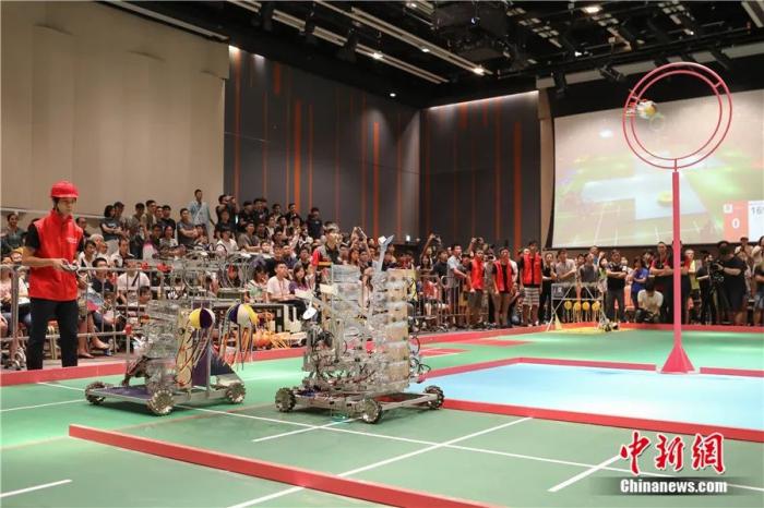 在香港科学园举行的“全港大专生机械人大赛”。<a target='_blank' href='/'/>中新社</a>记者谢光磊 摄

