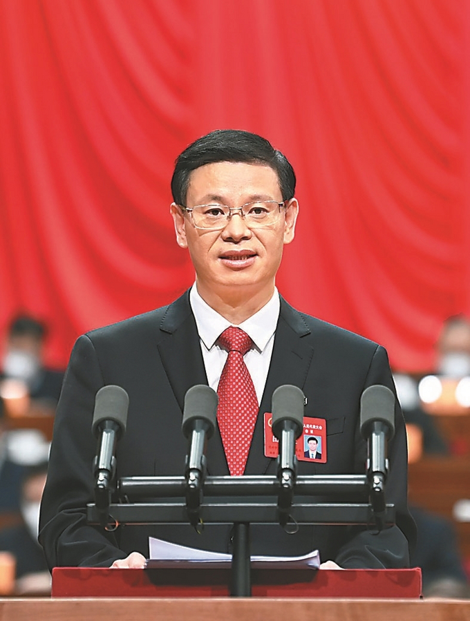 省长许昆林作政府工作报告。 新华日报·交汇点记者 朱江 摄